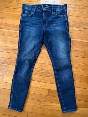 Kut from the Kloth Mia High Rise Skinny Jeans in Legacy Wash (medium blue) sz 12